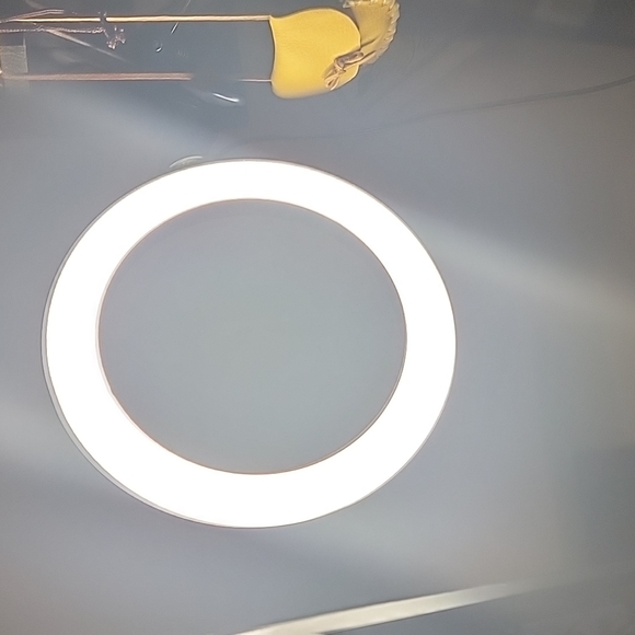 Selfie ring dimmable and 3 tone usb - Picture 4 of 4